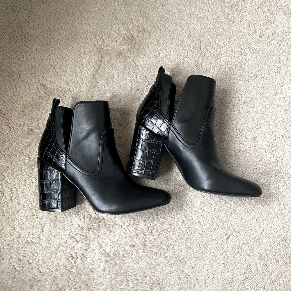 Steve Madden Narrate Booties - Size 7